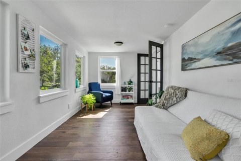 Casa en alquiler en Saint Petersburg, Florida, 3 dormitorios, 82.59 m2 № 1915463 - foto 8