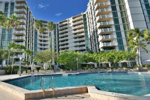 Condo in Key Biscayne, Florida, 1 bedroom  № 1945482 - photo 12