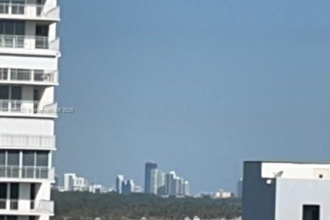 Condo in Key Biscayne, Florida, 1 bedroom  № 1945482 - photo 5