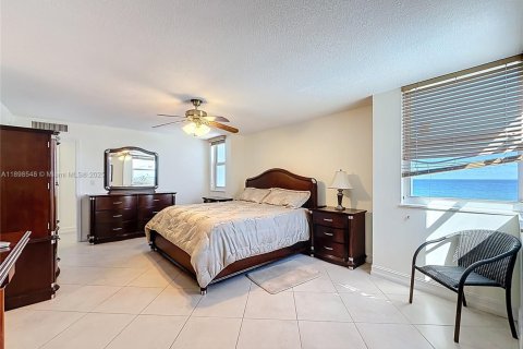 Condominio en alquiler en Hallandale Beach, Florida, 2 dormitorios, 133.78 m2 № 1950071 - foto 12