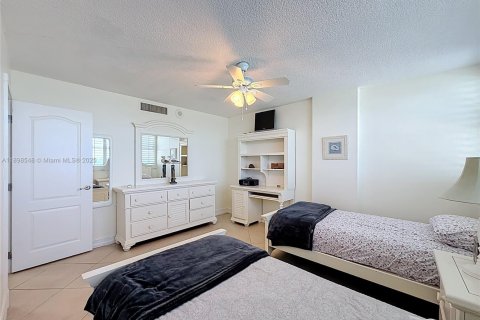 Condominio en alquiler en Hallandale Beach, Florida, 2 dormitorios, 133.78 m2 № 1950071 - foto 6