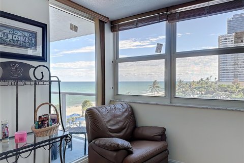 Condominio en alquiler en Hallandale Beach, Florida, 2 dormitorios, 133.78 m2 № 1950071 - foto 5