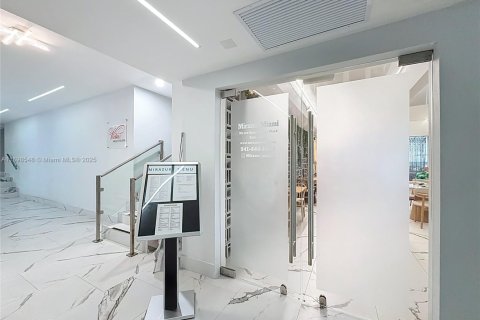 Condominio en alquiler en Hallandale Beach, Florida, 2 dormitorios, 133.78 m2 № 1950071 - foto 19