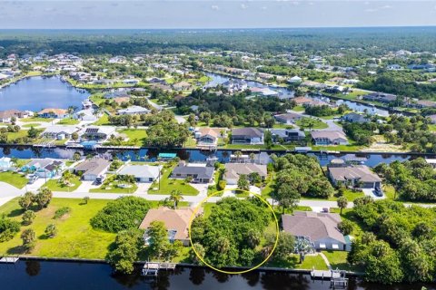 Terreno en venta en Port Charlotte, Florida № 1908601 - foto 4