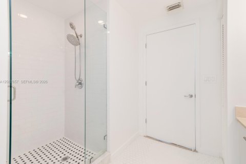 Copropriété à louer à Miami, Floride: 3 chambres, 115.38 m2 № 2361791 - photo 12