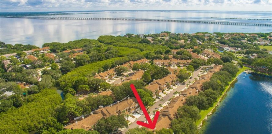 Adosado en Clearwater, Florida 4 dormitorios, 179.12 m2 № 2149483