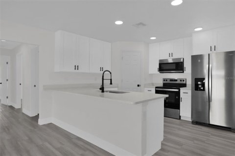 Villa ou maison à vendre à Sanford, Floride: 3 chambres, 112.32 m2 № 2236592 - photo 5