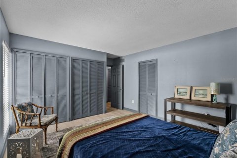 Condo in Venice, Florida, 2 bedrooms № 2302560 - photo 25