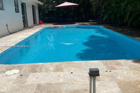 House in Miami, Florida 3 bedrooms, 157.28 sq.m. № 1984656 - photo 11