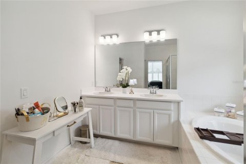 House in Kissimmee, Florida 4 bedrooms, 224.82 sq.m. № 1513731 - photo 16