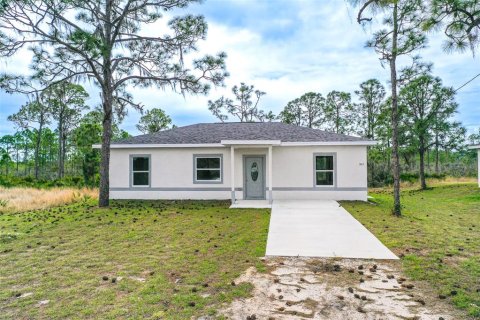 House in Lake Placid, Florida 3 bedrooms, 106.65 sq.m. № 2117146