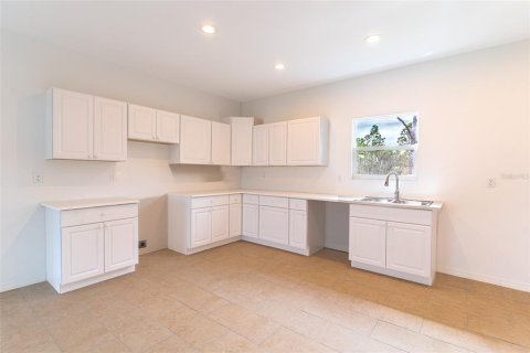 House in Lake Placid, Florida 3 bedrooms, 106.65 sq.m. № 2117146 - photo 3