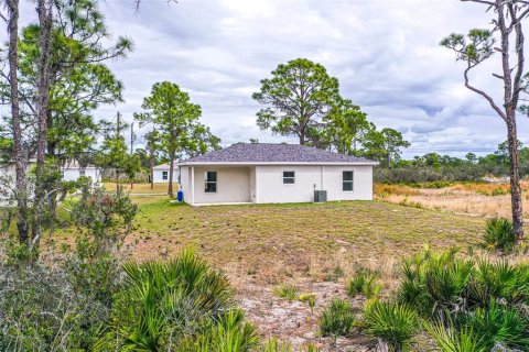 House in Lake Placid, Florida 3 bedrooms, 106.65 sq.m. № 2117146 - photo 21