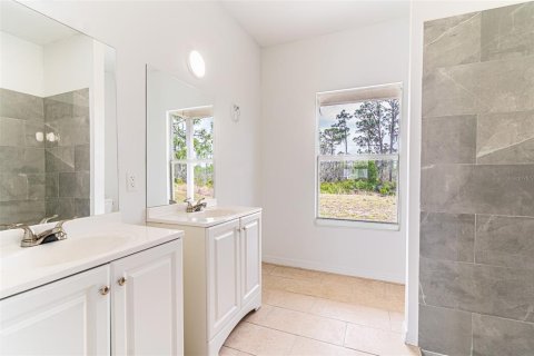 House in Lake Placid, Florida 3 bedrooms, 106.65 sq.m. № 2117146 - photo 9