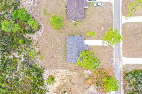 House in Lake Placid, Florida 3 bedrooms, 106.65 sq.m. № 2117146 - photo 16
