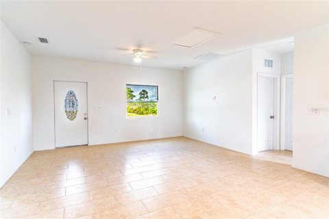 House in Lake Placid, Florida 3 bedrooms, 106.65 sq.m. № 2117146 - photo 4