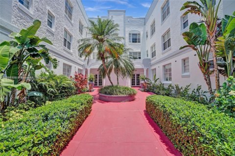 Condominio en venta en Miami Beach, Florida, 1 dormitorio, 54.81 m2 № 1933505 - foto 12