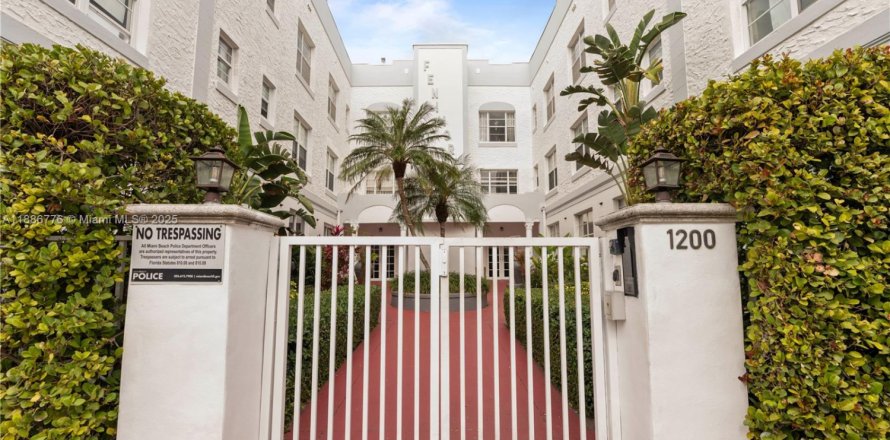 Condo in Miami Beach, Florida, 1 bedroom № 1933505