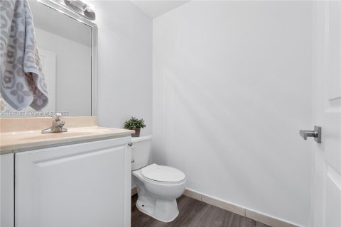 Купить таунхаус в Санрайз, Флорида 4 спальни, 171.68м2, № 1972626 - фото 14