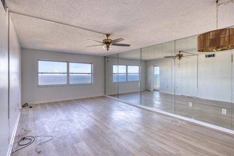 Condominio en alquiler en Clearwater, Florida, 2 dormitorios, 101.64 m2 № 1609759 - foto 9