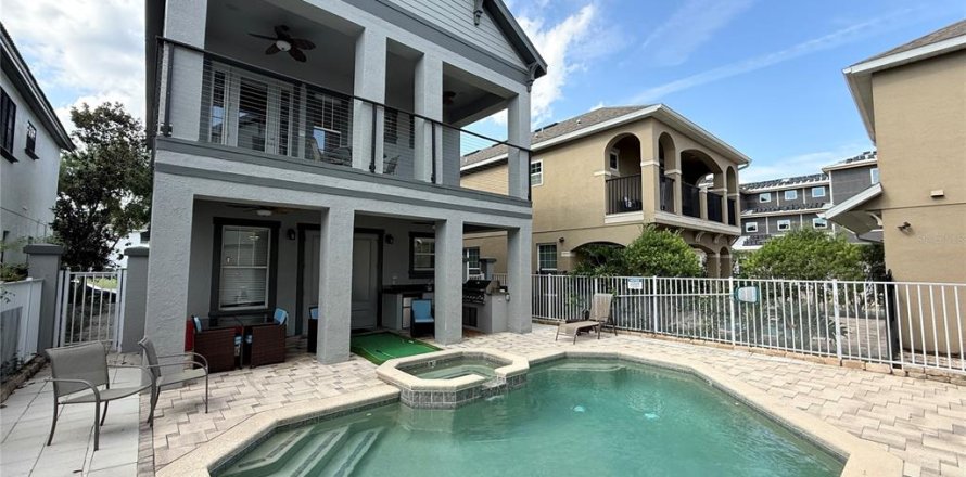 House in Four Corners, Florida 4 bedrooms, 236.34 sq.m. № 1776967
