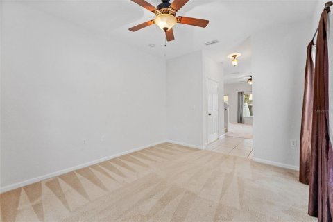 Touwnhouse à vendre à Tampa, Floride: 3 chambres, 163.88 m2 № 2386397 - photo 5