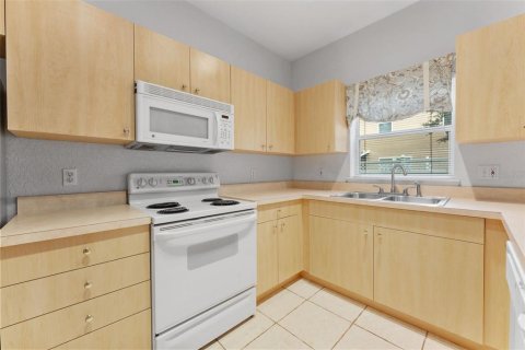 Touwnhouse à vendre à Tampa, Floride: 3 chambres, 163.88 m2 № 2386397 - photo 13