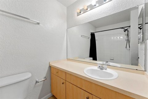 Touwnhouse à vendre à Tampa, Floride: 3 chambres, 163.88 m2 № 2386397 - photo 29