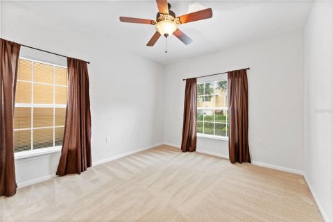 Touwnhouse à vendre à Tampa, Floride: 3 chambres, 163.88 m2 № 2386397 - photo 4