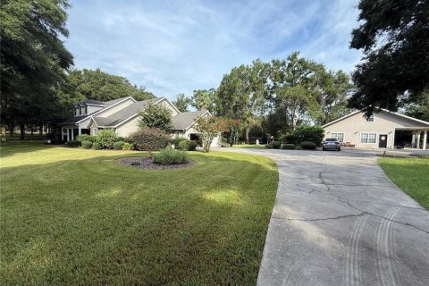 House in Newberry, Florida 5 bedrooms, 377.18 sq.m. № 1901598 - photo 4