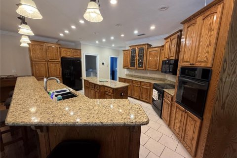 House in Newberry, Florida 5 bedrooms, 377.18 sq.m. № 1901598 - photo 8