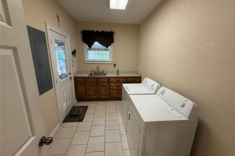 House in Newberry, Florida 5 bedrooms, 377.18 sq.m. № 1901598 - photo 11