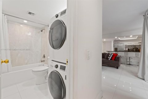 Купить кондоминиум в Майами, Флорида 2 спальни, 91.23м2, № 1955589 - фото 17