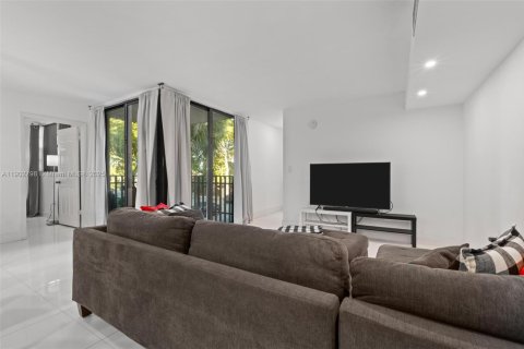 Купить кондоминиум в Майами, Флорида 2 спальни, 91.23м2, № 1955589 - фото 9