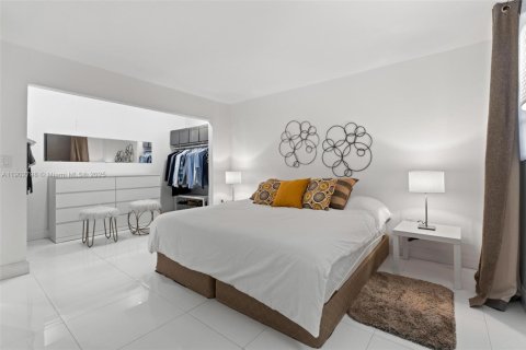 Купить кондоминиум в Майами, Флорида 2 спальни, 91.23м2, № 1955589 - фото 14