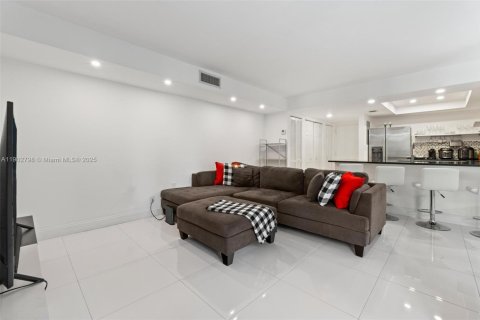 Купить кондоминиум в Майами, Флорида 2 спальни, 91.23м2, № 1955589 - фото 7