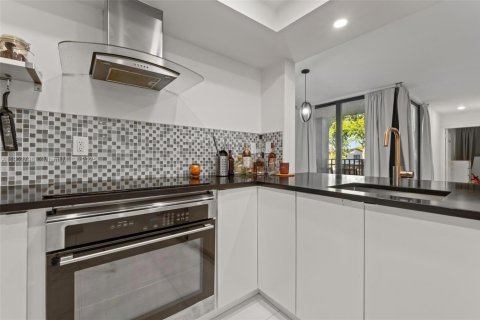 Купить кондоминиум в Майами, Флорида 2 спальни, 91.23м2, № 1955589 - фото 2