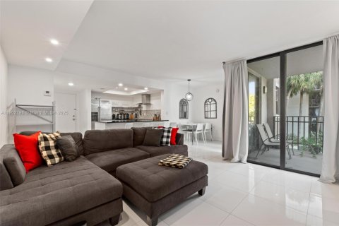 Купить кондоминиум в Майами, Флорида 2 спальни, 91.23м2, № 1955589 - фото 10