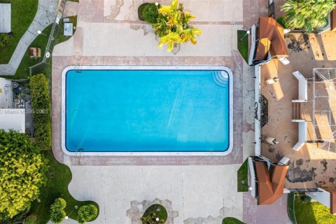 Купить кондоминиум в Майами, Флорида 2 спальни, 91.23м2, № 1955589 - фото 27