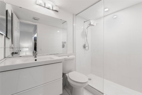 Купить кондоминиум в Майами, Флорида 2 спальни, 91.23м2, № 1955589 - фото 16