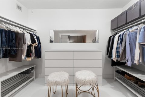 Купить кондоминиум в Майами, Флорида 2 спальни, 91.23м2, № 1955589 - фото 15
