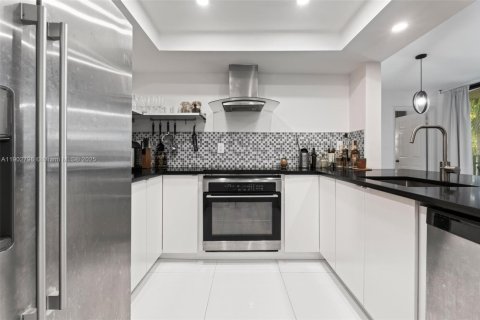 Купить кондоминиум в Майами, Флорида 2 спальни, 91.23м2, № 1955589 - фото 1