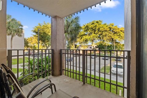 Купить кондоминиум в Майами, Флорида 2 спальни, 91.23м2, № 1955589 - фото 21