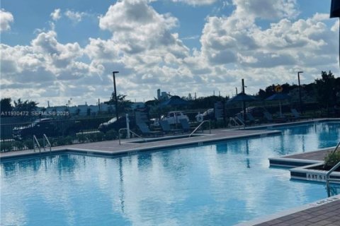 Touwnhouse à vendre à Homestead, Floride: 3 chambres, 143.53 m2 № 1994275 - photo 2