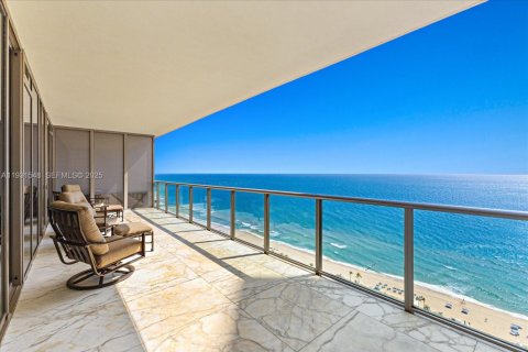 Copropriété à vendre à Bal Harbour, Floride: 4 chambres, 342.62 m2 № 1994277 - photo 6