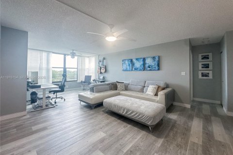 Купить кондоминиум в Коконат Крик, Флорида 2 спальни, 120.77м2, № 2042634 - фото 17