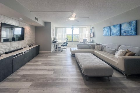 Купить кондоминиум в Коконат Крик, Флорида 2 спальни, 120.77м2, № 2042634 - фото 10