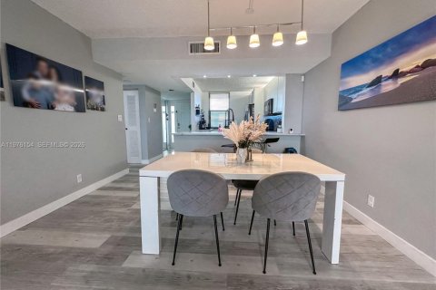 Купить кондоминиум в Коконат Крик, Флорида 2 спальни, 120.77м2, № 2042634 - фото 7