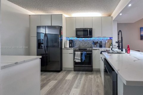 Купить кондоминиум в Коконат Крик, Флорида 2 спальни, 120.77м2, № 2042634 - фото 4