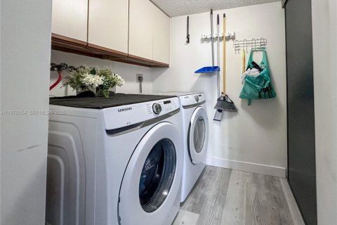 Купить кондоминиум в Коконат Крик, Флорида 2 спальни, 120.77м2, № 2042634 - фото 18